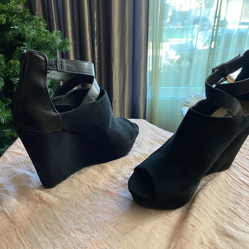 American Rag Aromi Blk Size 9.5.  Peep Toe/ Strap. Purchased from Macy’s